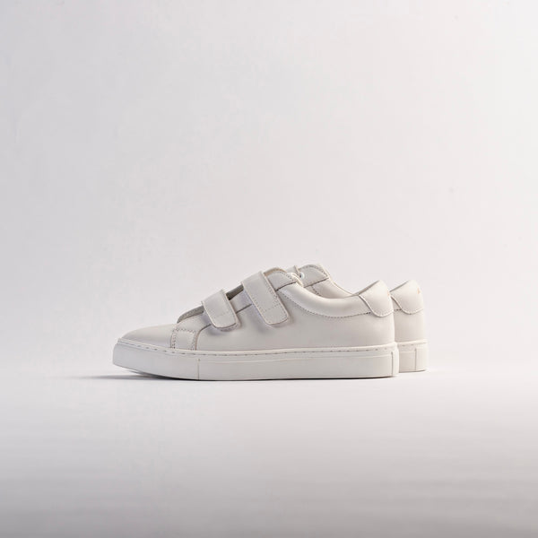 The Kids Low Top Sneaker in White